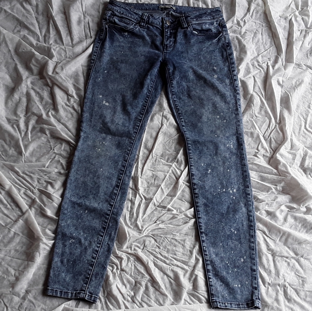 Cabi Constellation Paint Splatter Skinny Jeans - Picture 6 of 11